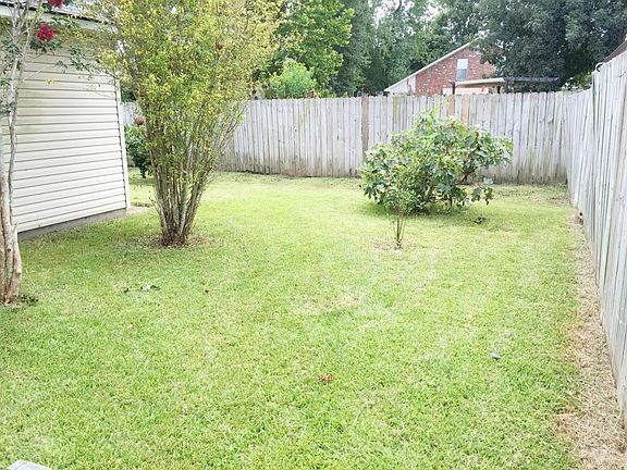 5th image of 37475 Parkwood Ave