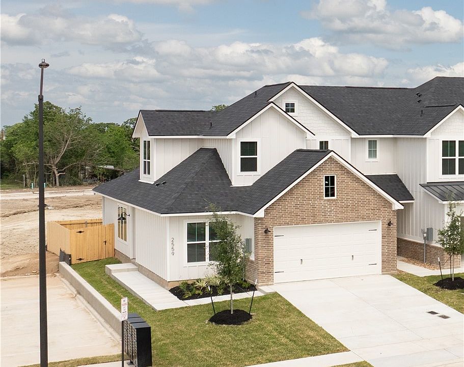 1st image of 2559 Leyla Ln