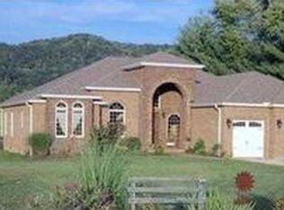 Peyton Cir, Winfield, WV 25213