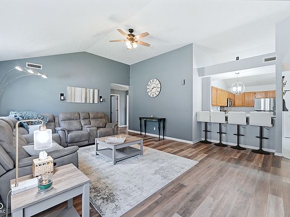 4th image of 7843 Oceanline Dr