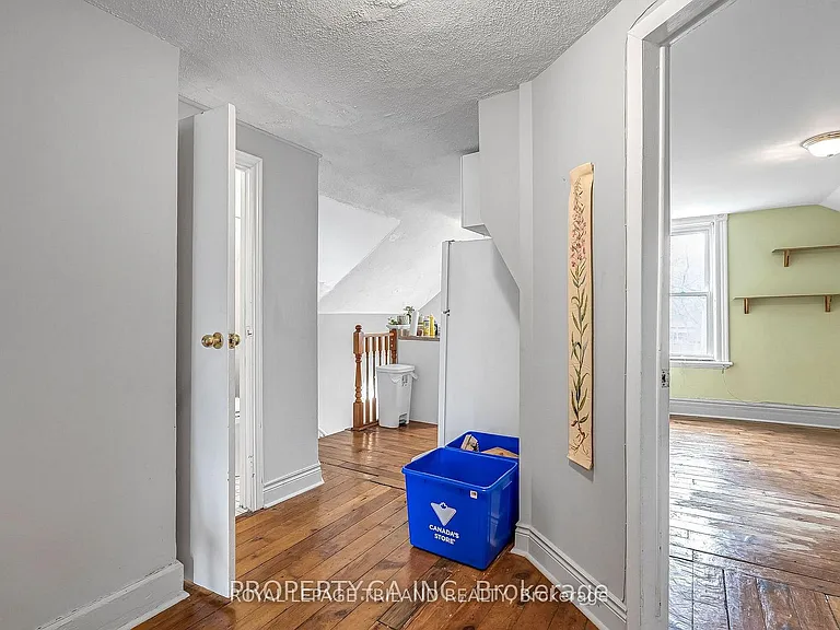 23 Saunby St #B — Photo 7