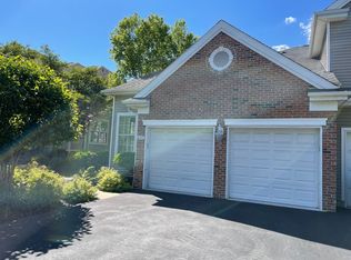 4317 Creek Rd, Allentown, PA 18104