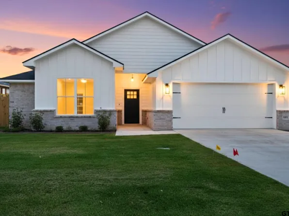 16513 Crossing Cir, Lindale, TX 75771