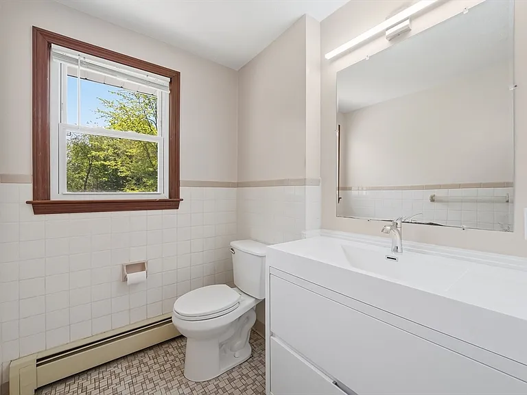 6 Belmont Rd — Photo 24