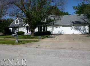 74 Somerset Dr, Clinton, IL 61727