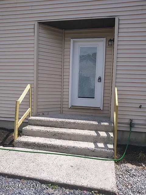 4 bed, 1824 sqft, $2,075 — Photo 1