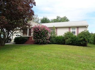 851 Church Ave, Warwick, RI 02889