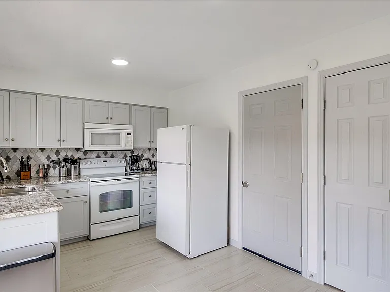 2412 Pebblebrook Trl — Photo 14