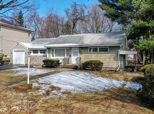 163 Lawrence Dr, Paramus, NJ 07652