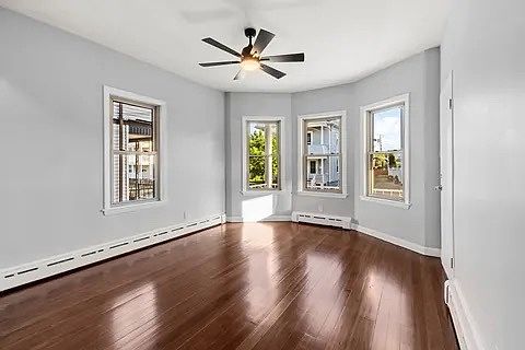 3rd image of 29 Winsper St #1