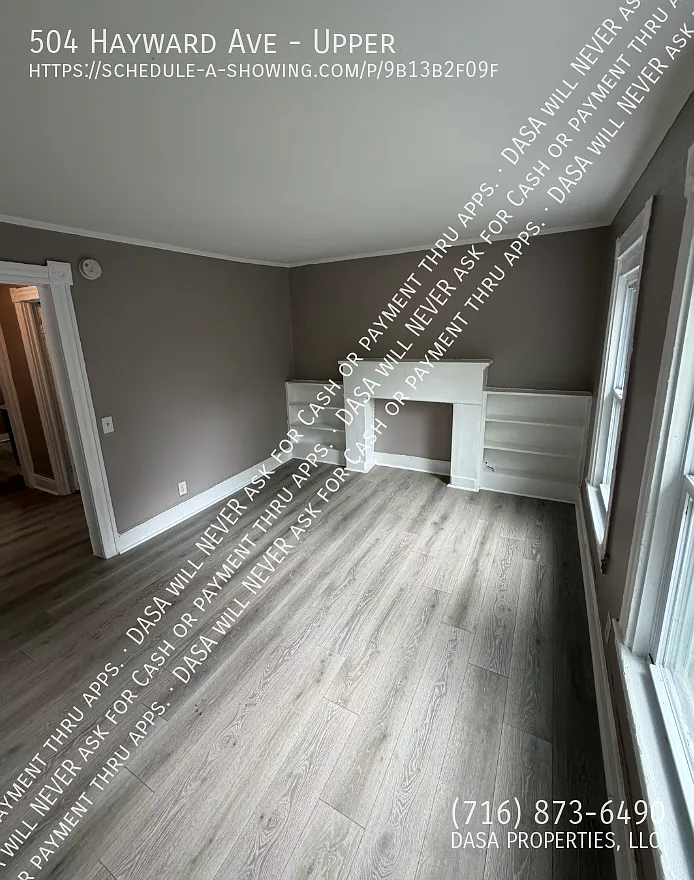 504 Hayward Upper - 2 Bed / 1 Bath — Photo 2
