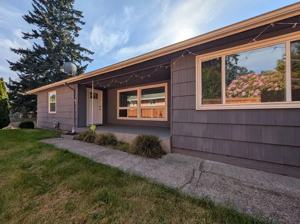 19021 8th Ave S, Burien, WA 98148