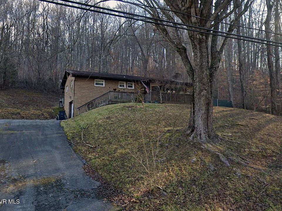 1st image of 755 Rock Springs Dr