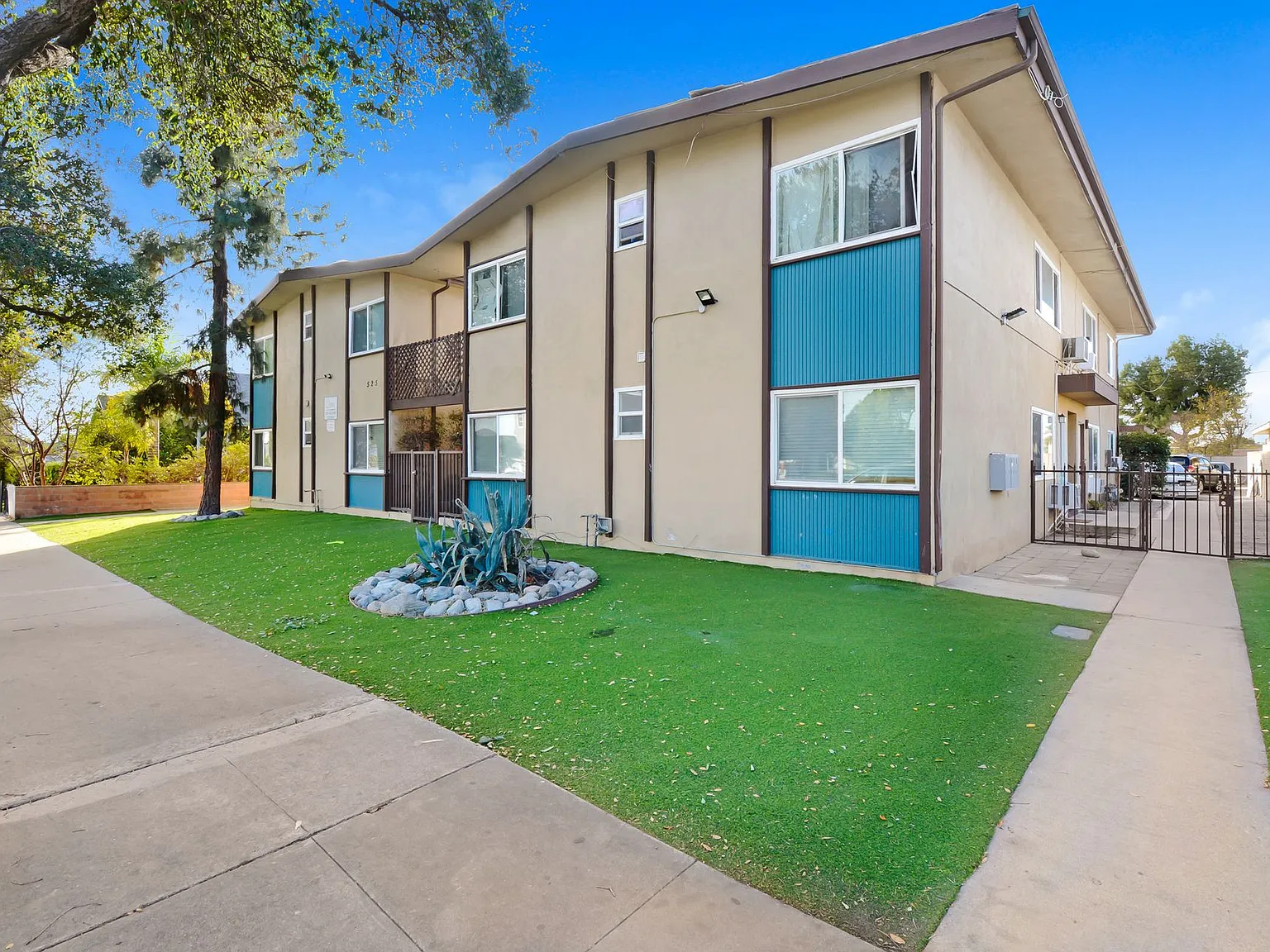 525 N San Gabriel Ave. — Photo 2