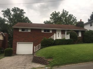 9 Simpson Dr, Huntington, WV 25705