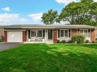 1072 Brantwood Ave, Elk Grove Village, IL 60007