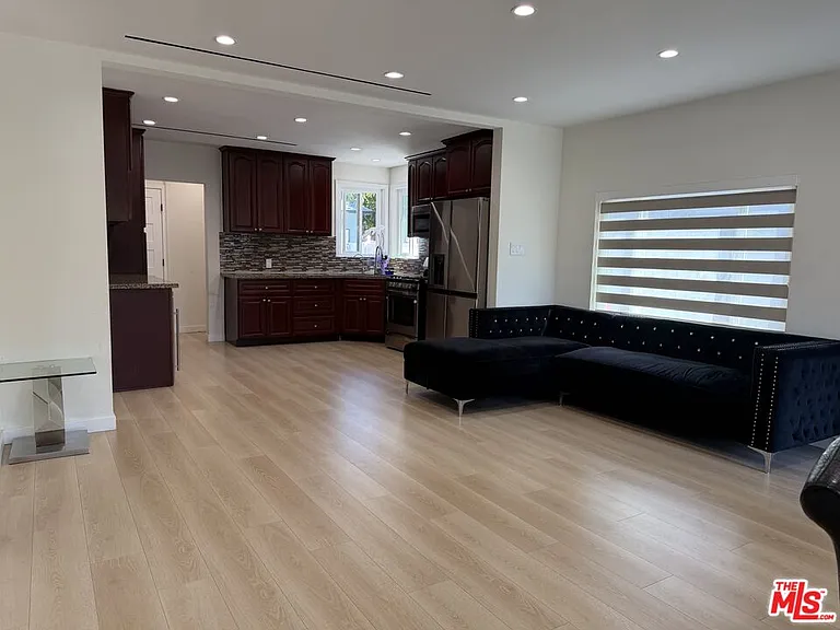 8561 Kyle St — Photo 5