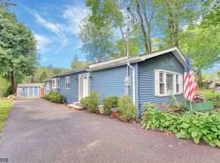 27 Cooley Ln, Hewitt, NJ 07421