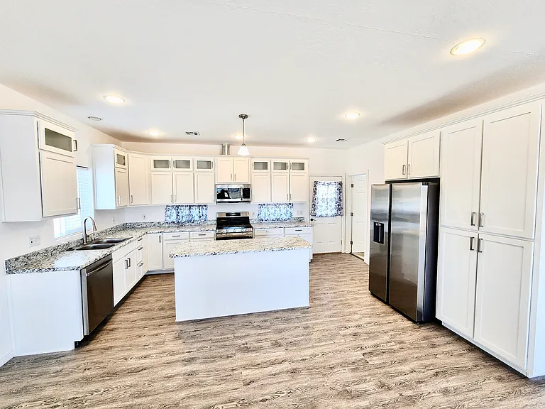 241 N Brown St — Photo 7