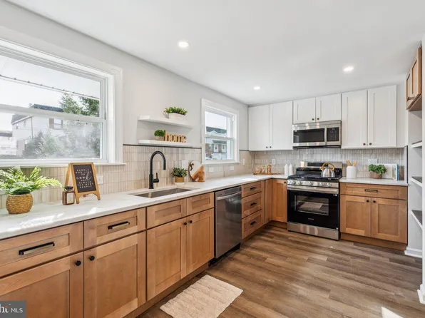 10932 Templeton Dr, Philadelphia, PA 19154