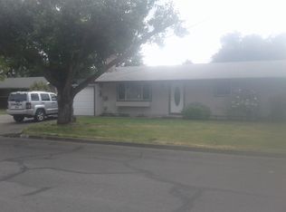 1116 SW Juniper Dr, Grants Pass, OR 97526