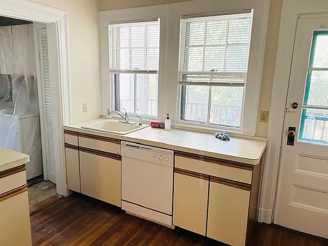 73 Dana St — Photo 2