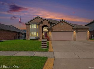 55137 Nelson Dr, Macomb, MI 48042