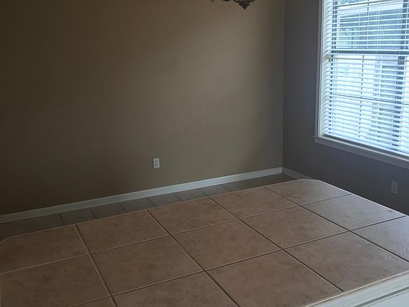 5th image of 209 Colchester Dr