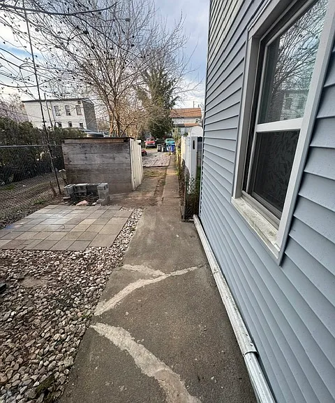 409 Beech St — Photo 34