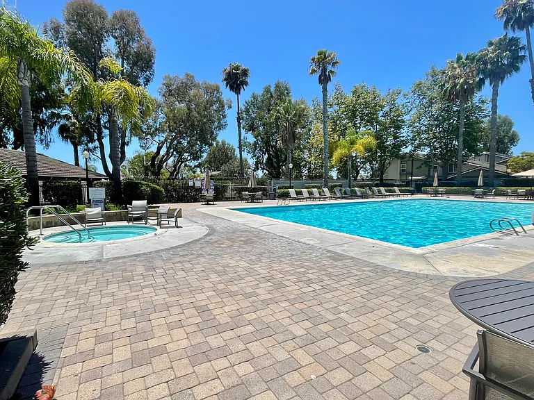 3368 Calle La Veta — Photo 18