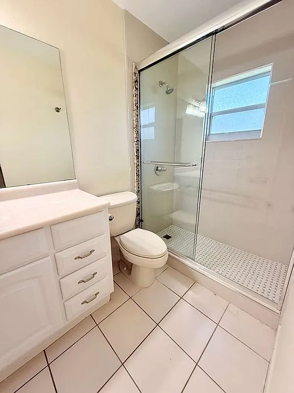 1 bed, 1.5 bath, 980 sqft, $1,825 — Photo 3