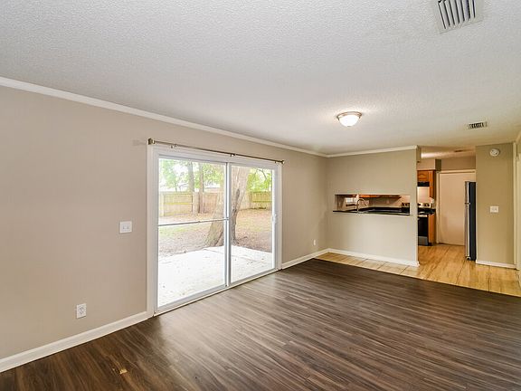 3rd image of 3933 W Gumwood Dr