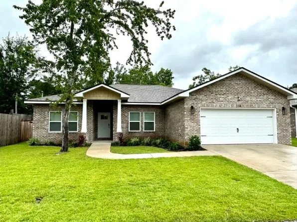 14 Lucky Ln, Mary Esther, FL 32569