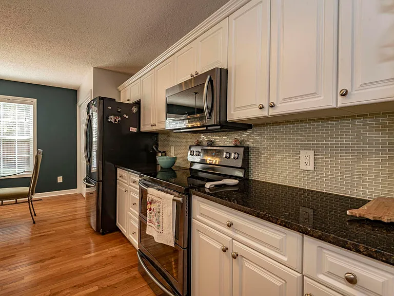 440 Spring Lake Dr — Photo 14
