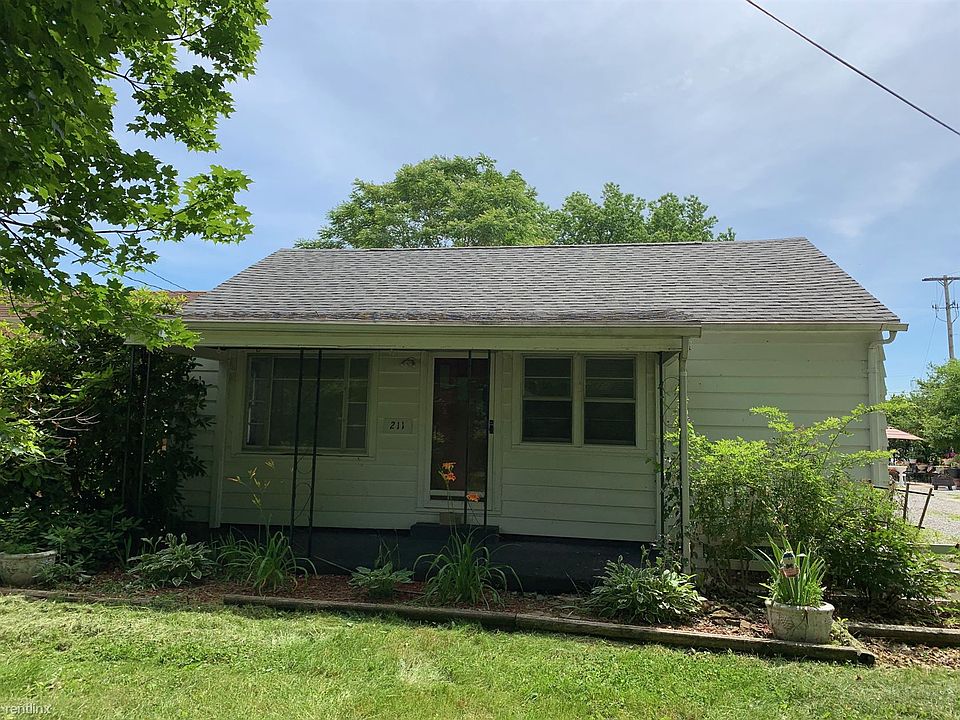 211 Lee Ave. (4)