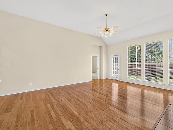 3rd image of 6777 Gatewick Dr