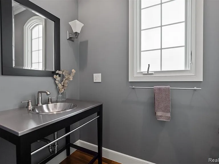 1400 Holland St — Photo 20