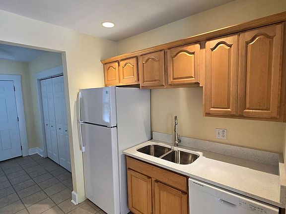 4th image of 1308 E Marks St