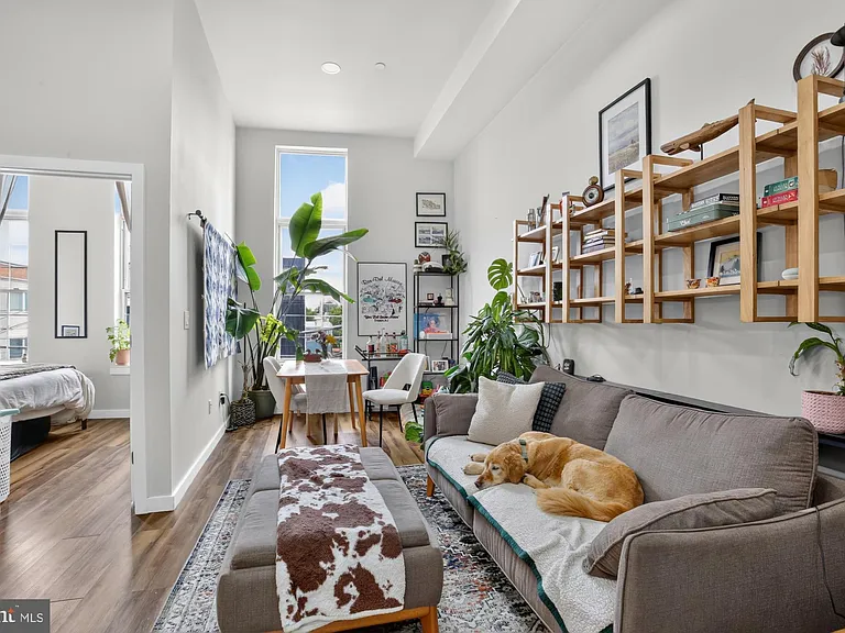 2045 Trenton Ave — Photo 10
