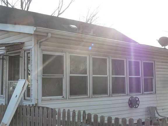 2nd image of 1937 Dodson Ave