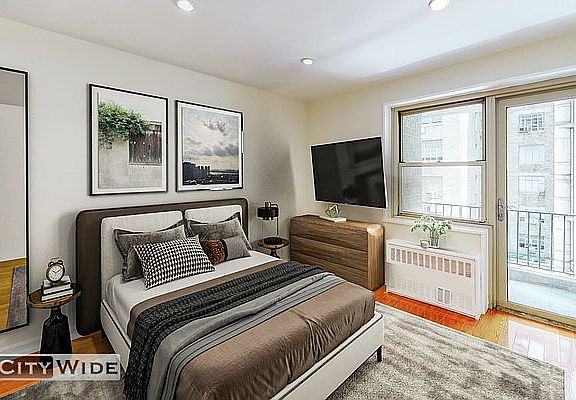 3rd image of 5 W 91st St APT 1B