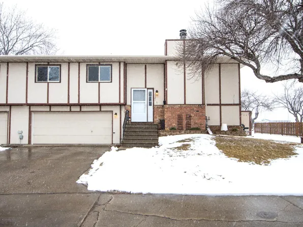 2321 4th Ave S, Moorhead, MN 56560