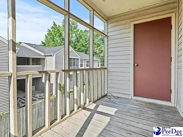 701 Coventry Ln — Photo 26