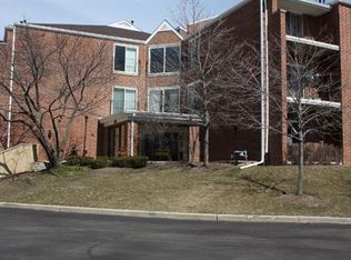 815 Leicester Rd UNIT A104, Elk Grove Village, IL 60007