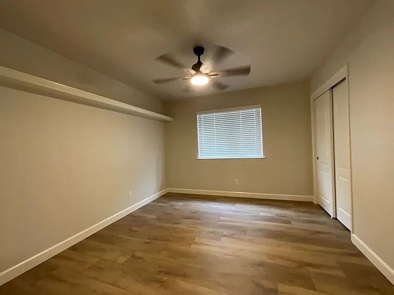 1834 E Lester Ave — Photo 18
