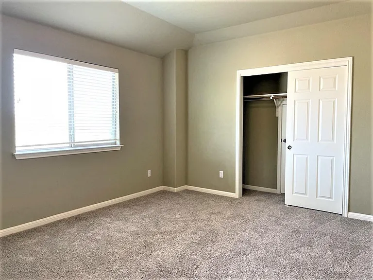 2409 Dovetail St — Photo 74