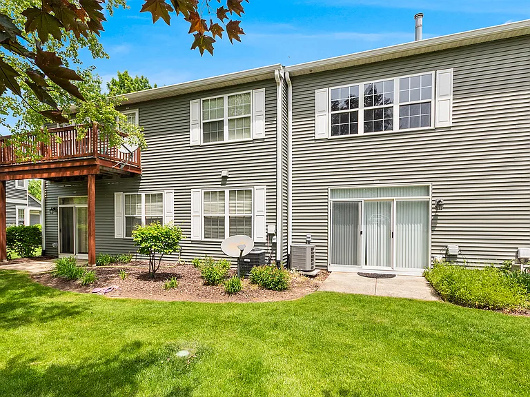 913 Genesee Dr — Photo 22