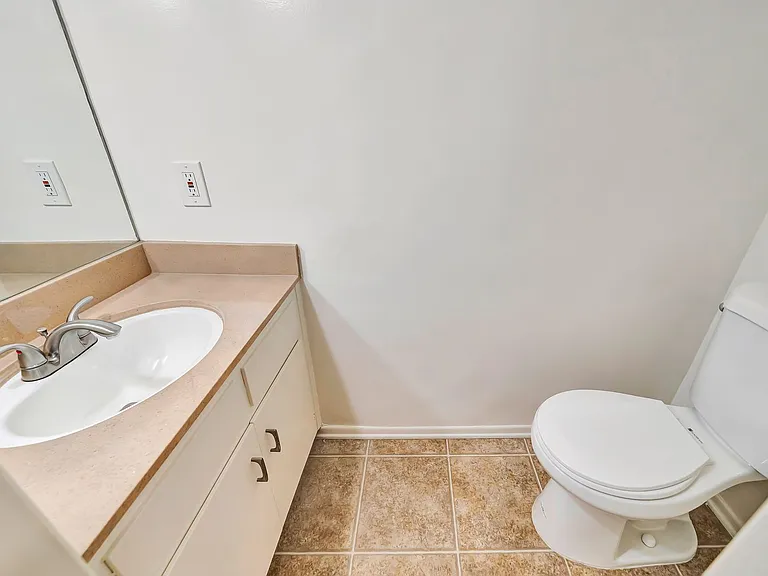 10634 Holman Ave #3-2 — Photo 23
