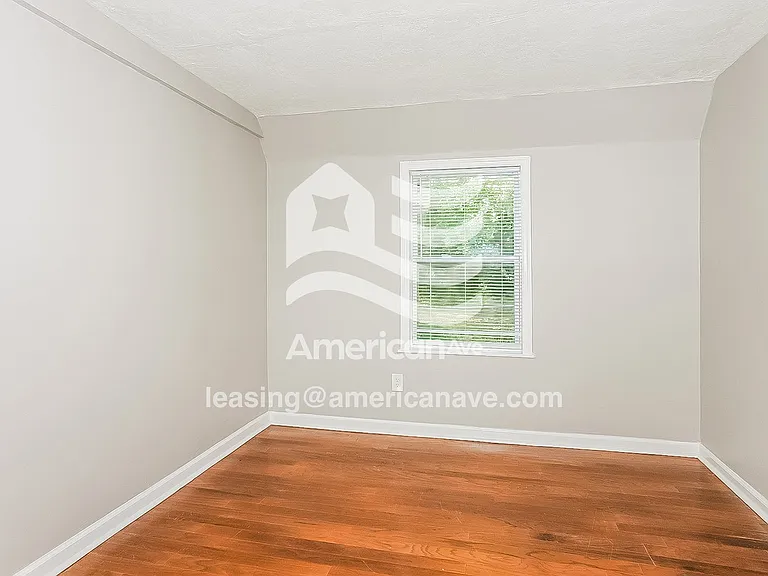 1615156_005_wm_-_dining_room_13051167.jpg