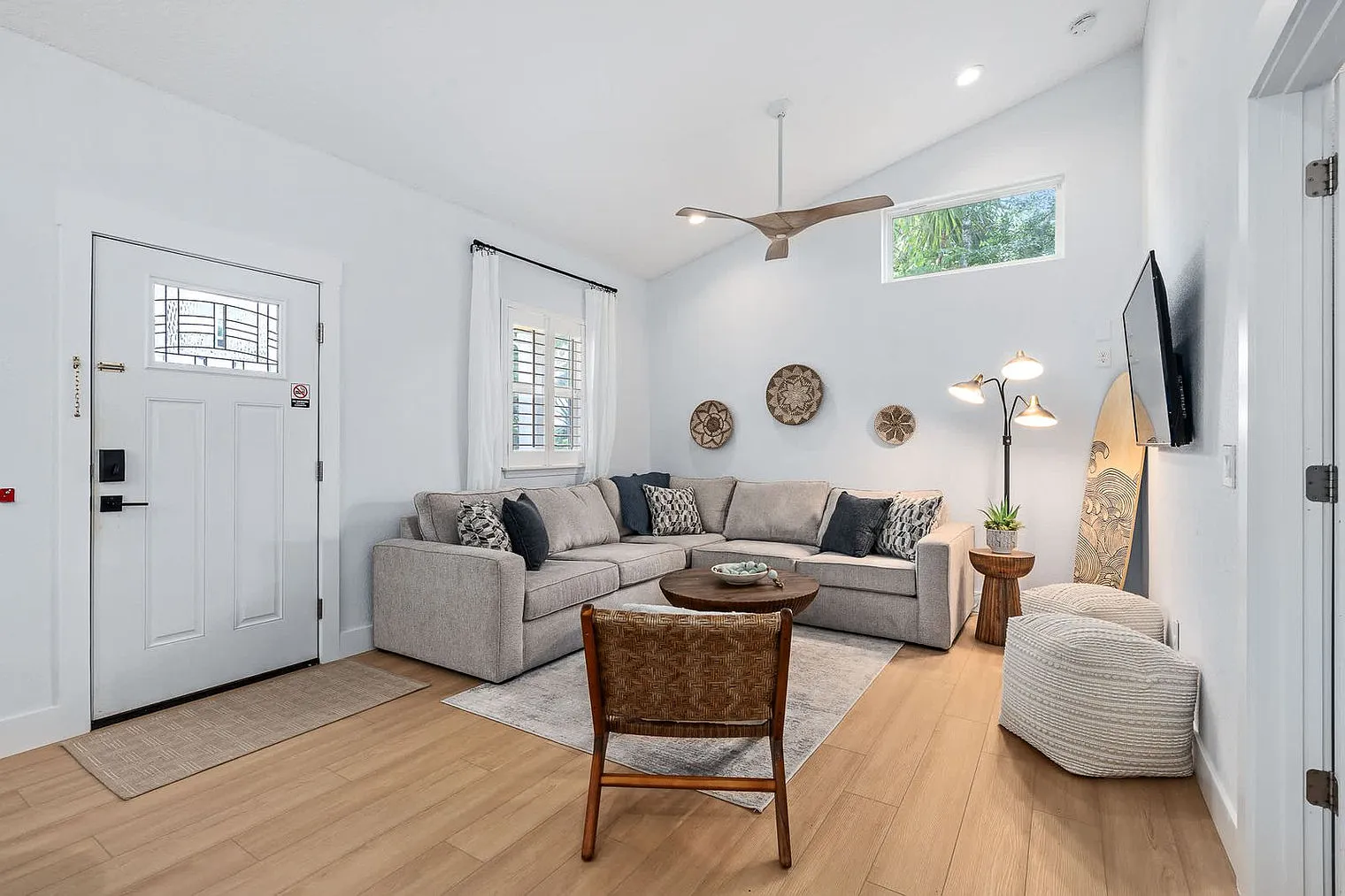 3 bed, 2.0 bath, 1399 sqft, $7,530 — Photo 1